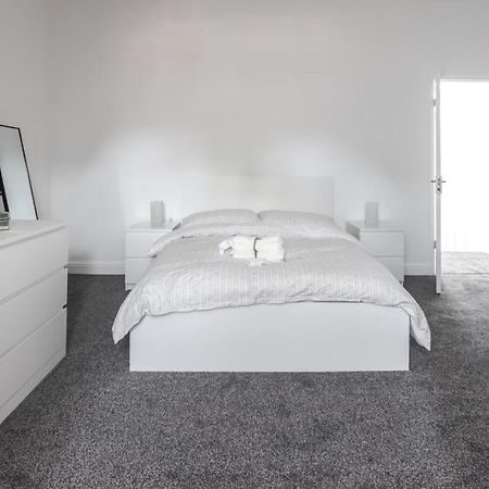 Spacious 4 Bed House In Birmingham, Suitable For Contractors Buitenkant foto
