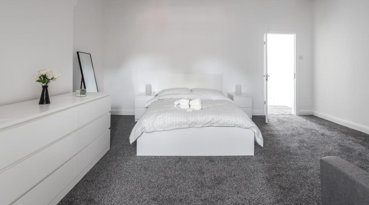 Spacious 4 Bed House In Birmingham, Suitable For Contractors Buitenkant foto
