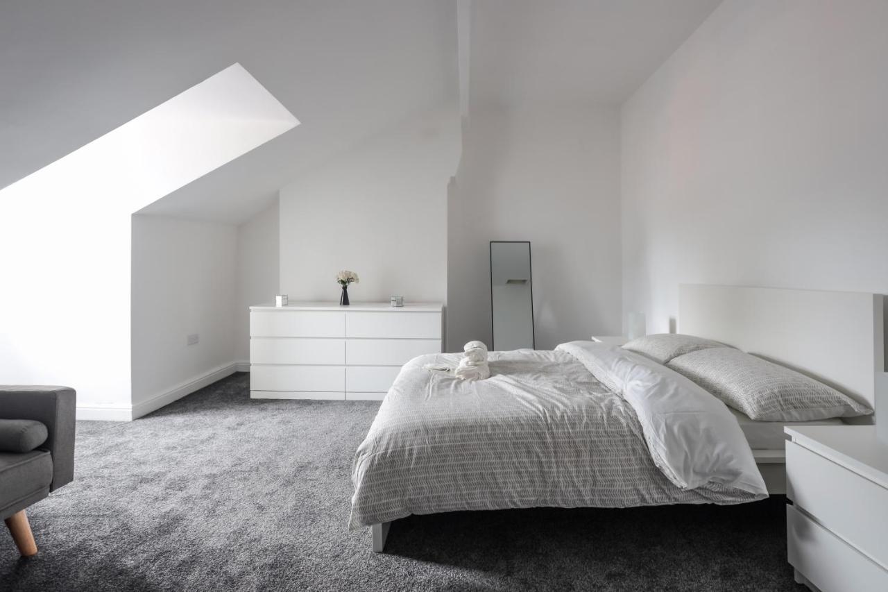 Spacious 4 Bed House In Birmingham, Suitable For Contractors Buitenkant foto