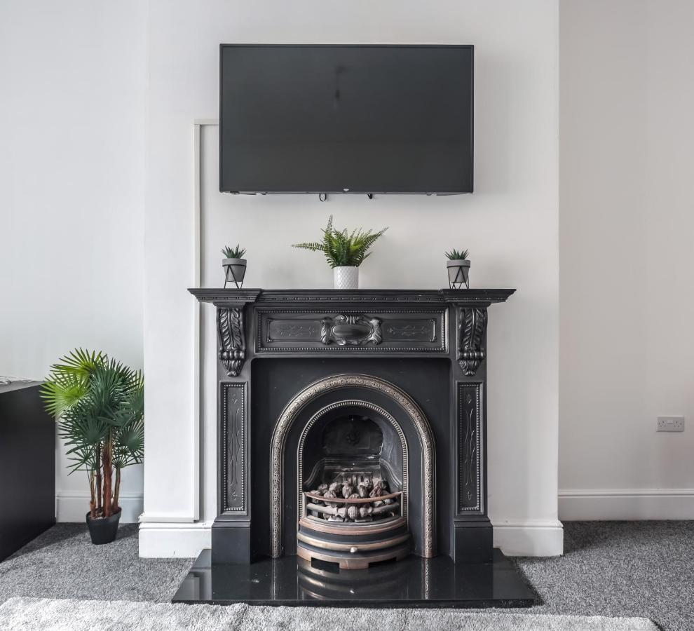 Spacious 4 Bed House In Birmingham, Suitable For Contractors Buitenkant foto