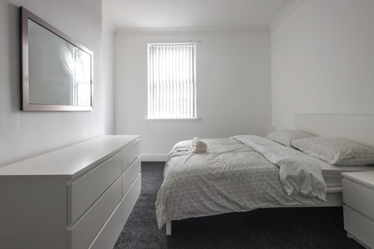 Spacious 4 Bed House In Birmingham, Suitable For Contractors Buitenkant foto