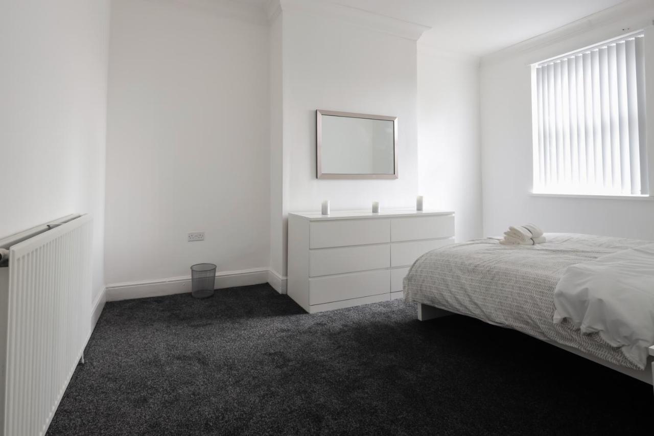 Spacious 4 Bed House In Birmingham, Suitable For Contractors Buitenkant foto